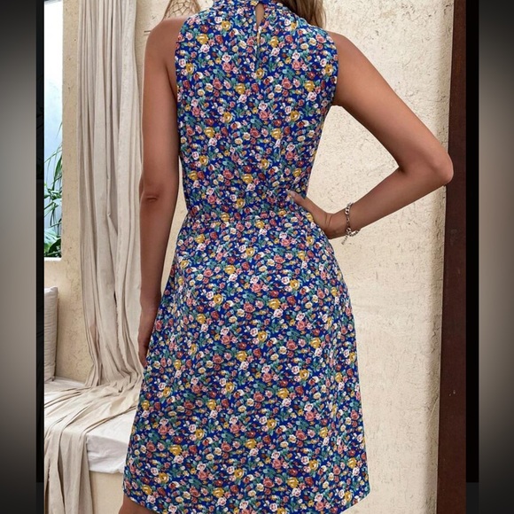 Floral Print Dress - Picture 2 of 6